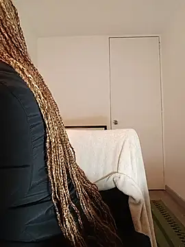 EvonyFoxxx online show from February 2026 12:04:02 AM