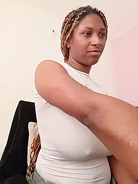 Snapshot of EvonyFoxxx chatting on June 2026 05:41:01 PM EvonyFoxxx online show from June 2026 05:41:01 PM