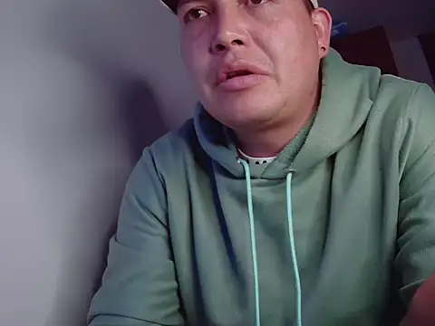 NathanielLux29 online show from November 2025 01:38:01 AM