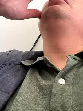 NathanielLux29 online show from November 2025 04:51:02 PM