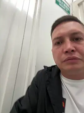 NathanielLux29 online show from November 2025 08:20:01 PM