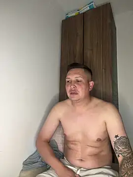 NathanielLux29 online show from November 2025 12:54:01 AM