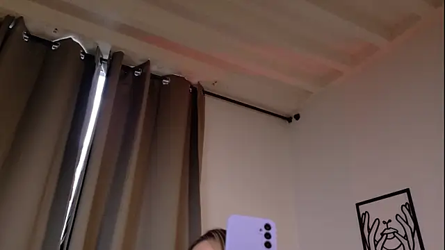 VictoriaNova  online show from February 2026 04:13:02 PM