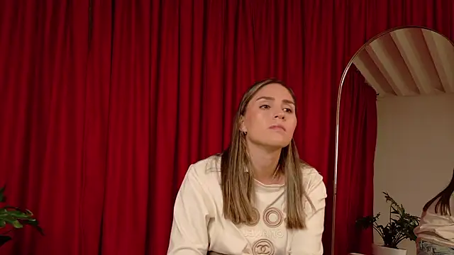 VictoriaNova  online show from March 2026 07:09:01 PM