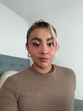 Elina Hills online show from November 2025 03:03:02 PM