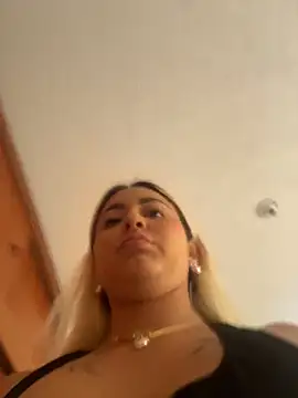 Elina Hills online show from January 2026 05:28:02 PM