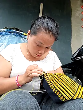 Snapshot of mai-mai22 chatting on October 2025 01:39:01 AM mai-mai22 online show from October 2025 01:39:01 AM