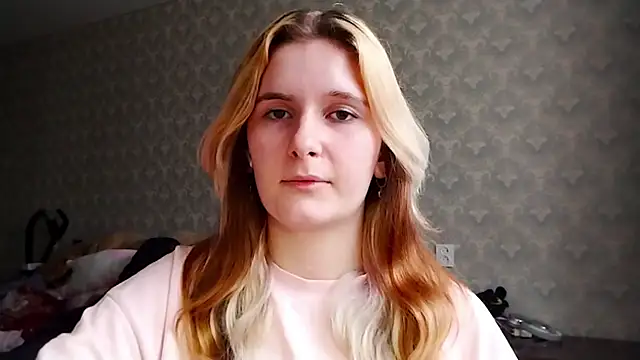 Snapshot of PearlHennington chatting on November 2025 12:18:02 PM PearlHennington online show from November 2025 12:18:02 PM