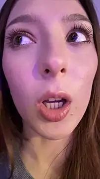 LilluKatten online show from April 2026 10:18:01 AM