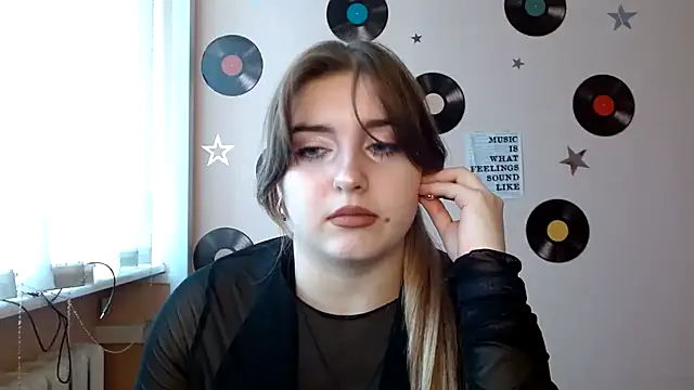 Dance  Queen online show from November 2025 10:36:02 AM