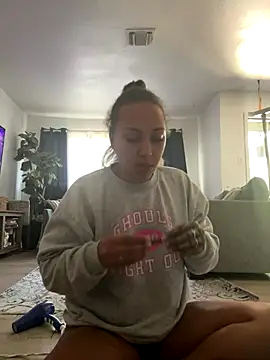 Snapshot of prettylildes chatting on November 2025 05:24:02 PM prettylildes online show from November 2025 05:24:02 PM