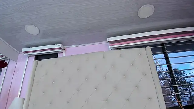 Snapshot of scarlett_leblanc_ chatting on February 2026 12:01:02 PM scarlett leblanc online show from February 2026 12:01:02 PM