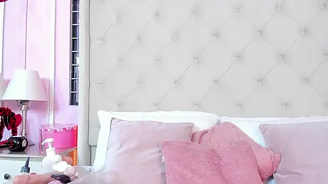 Snapshot of scarlett_leblanc_ chatting on March 2026 01:15:02 PM scarlett leblanc online show from March 2026 01:15:02 PM