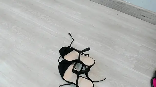 Snapshot of scarlett_leblanc_ chatting on April 2026 12:46:02 PM scarlett leblanc online show from April 2026 12:46:02 PM