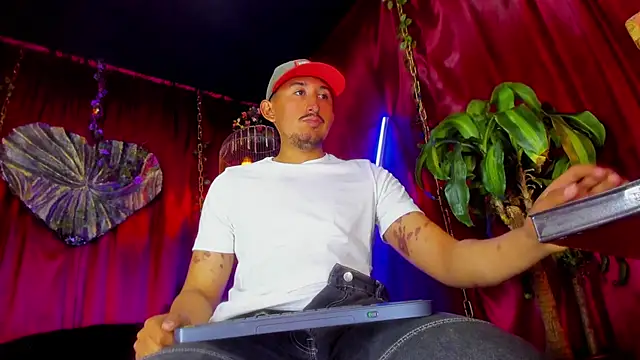 x heros x online show from November 2025 01:01:02 PM