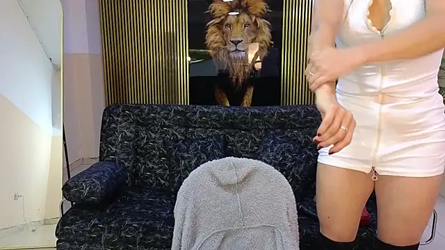 Snapshot of malen_fitnessmilf chatting on February 2026 12:12:01 PM malen fitnessmilf online show from February 2026 12:12:01 PM