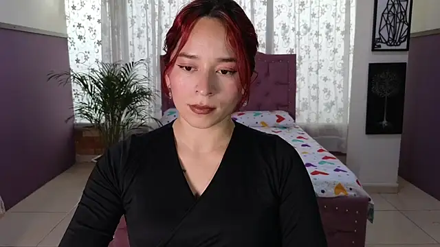 alaia skater online show from December 2025 08:02:02 PM