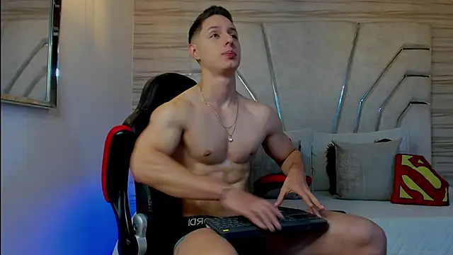 MAXTHOMSON online show from December 2025 11:56:02 PM