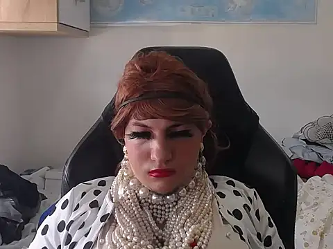 VanesaCrossic online show from April 2026 09:43:02 AM