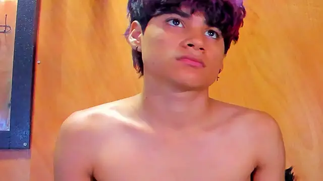 Leo Glow online show from February 2026 01:05:01 PM