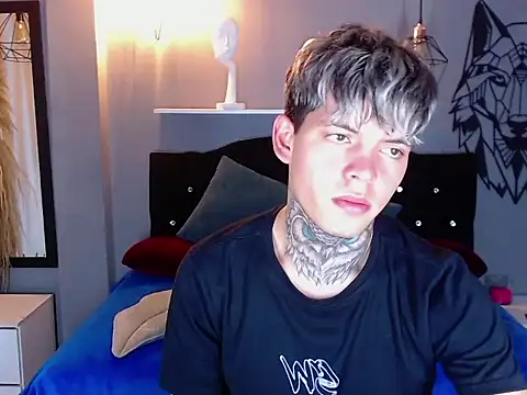 frankboyx online show from November 2025 08:05:01 PM