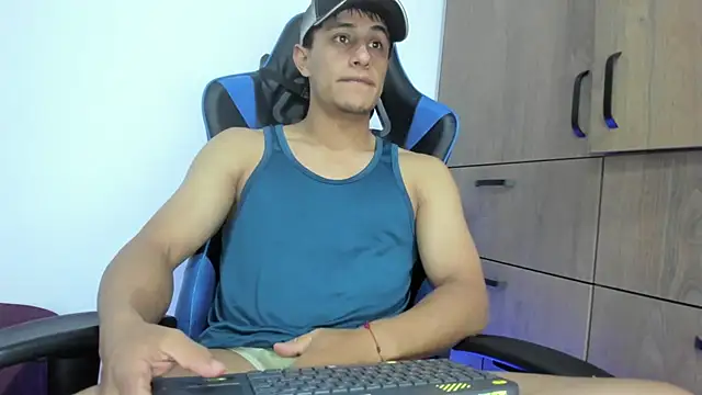 dorman boy online show from December 2025 03:48:01 AM