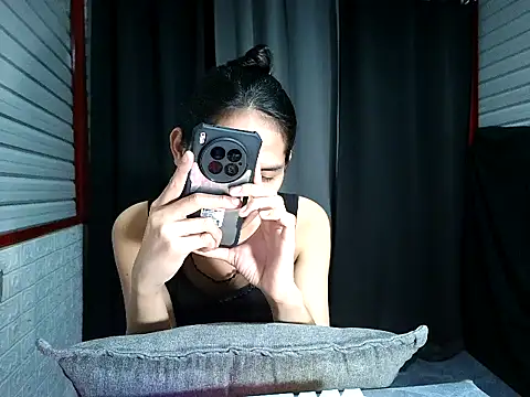 xwildflowerx online show from December 2025 09:44:01 PM