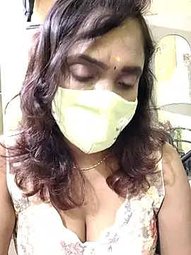 Queen-dhivya online show from January 2026 01:04:02 PM