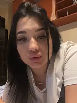 Snapshot of Bella_Ella1203 chatting on November 2025 06:06:01 PM Bella Ella1203 online show from November 2025 06:06:01 PM