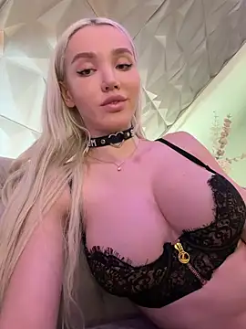 Snapshot of Lana-Grey chatting on February 2026 08:40:02 PM Lana-Grey online show from February 2026 08:40:02 PM