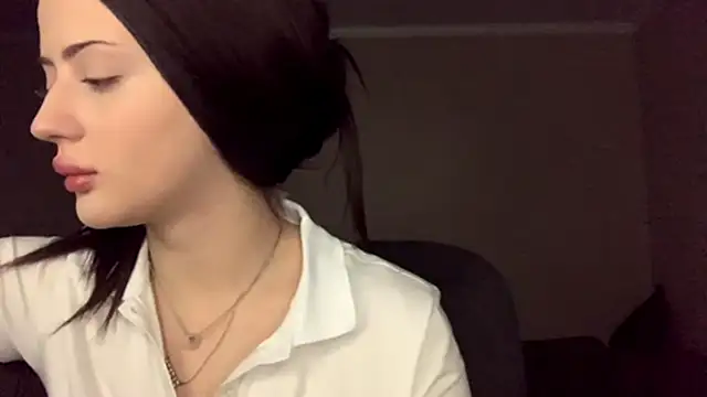 RuthGarner online show from October 2025 02:40:01 PM