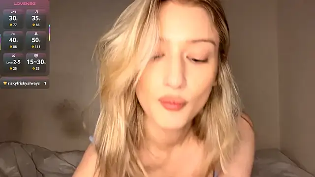 EtsukoDerx online show from November 2025 05:45:02 PM