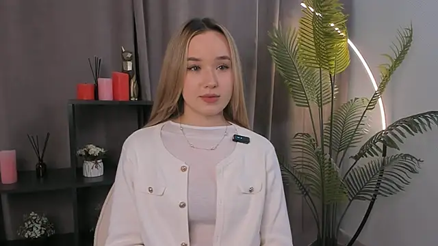 Snapshot of EveMcclearen chatting on November 2025 07:31:01 AM EveMcclearen online show from November 2025 07:31:01 AM