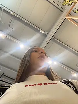 Brunettecollins05 online show from November 2025 05:37:01 PM