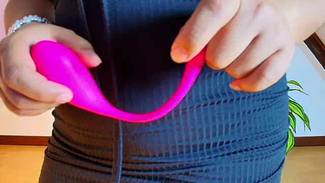 alanaa gomezz online show from July 2026 05:48:02 PM