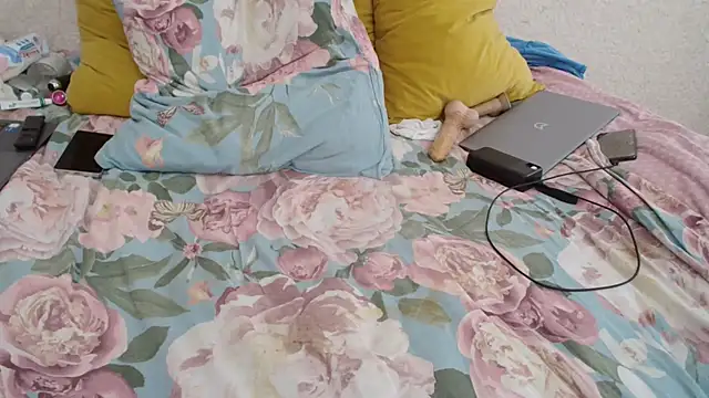 Snapshot of ksenia_444 chatting on February 2026 09:19:02 AM ksenia 444 online show from February 2026 09:19:02 AM