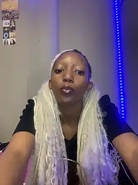 Snapshot of Freaky-E chatting on November 2025 05:13:02 PM Freaky-E online show from November 2025 05:13:02 PM