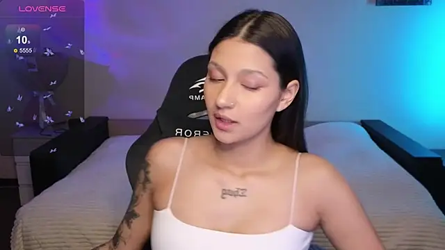 Nikol Goldysss online show from November 2025 02:12:01 AM