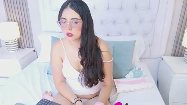 Snapshot of ScarlettPetrova chatting on June 2026 11:38:02 AM ScarlettPetrova online show from June 2026 11:38:02 AM