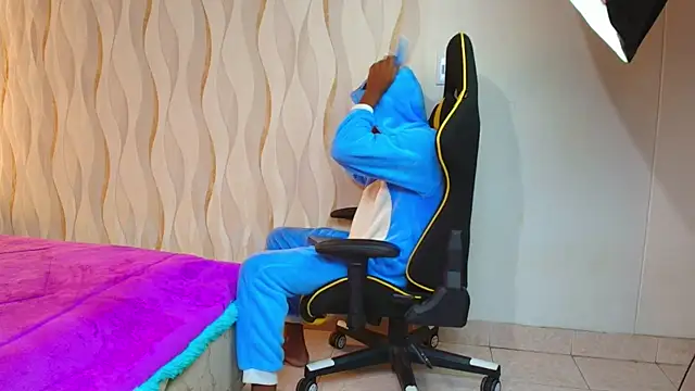 Boy savoy online show from November 2025 07:24:01 PM