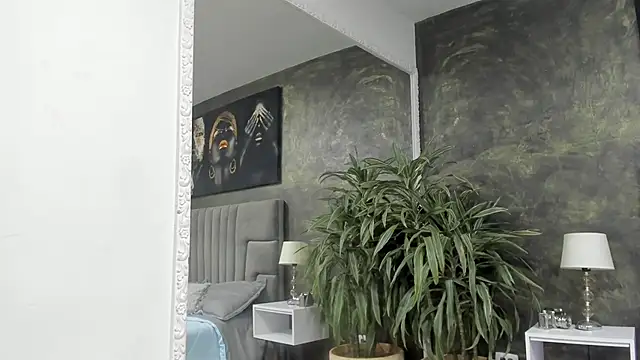 kendra london online show from December 2025 01:07:01 PM