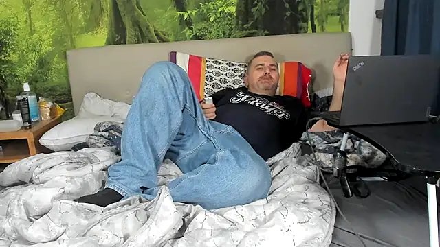 chubbydaddybear82 online show from November 2025 05:17:01 AM