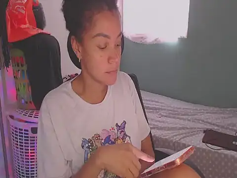 Snapshot of shayna_cute chatting on June 2026 09:52:02 PM shayna cute online show from June 2026 09:52:02 PM