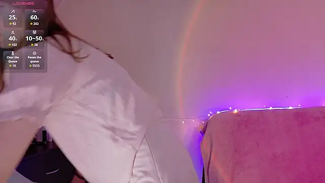 TinyMuse  online show from November 2025 04:49:02 PM