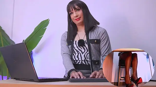 nylonisabella online show from April 2026 06:16:02 PM