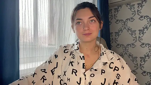 TwotyBright online show from November 2025 08:06:02 AM