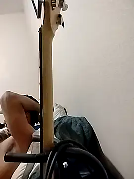 m8je online show from November 2025 05:38:01 AM