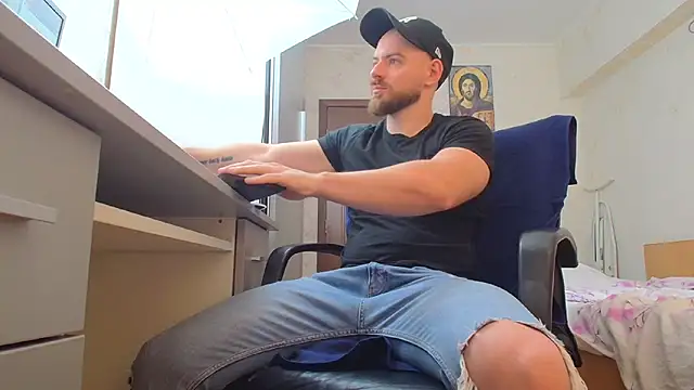 Snapshot of Ryanstone_ chatting on May 2026 07:25:01 AM Ryanstone online show from May 2026 07:25:01 AM