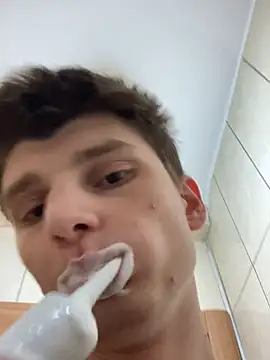 Snapshot of zackdelfon chatting on November 2025 10:42:01 PM zackdelfon online show from November 2025 10:42:01 PM