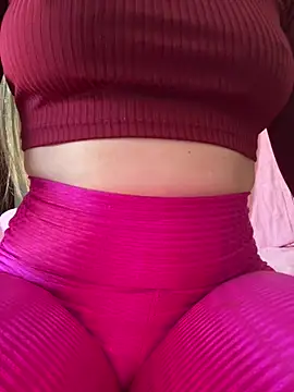 Snapshot of Melzinhasweet chatting on July 2026 04:02:02 PM Melzinhasweet online show from July 2026 04:02:02 PM
